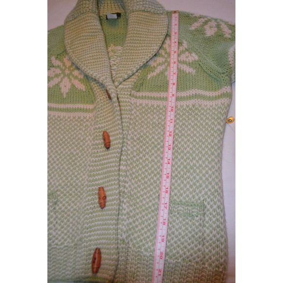 Women's Size Medium 100% Wool Handknit Cardigan Toggle Fair Isle Green Shawl - Picture 13 of 14